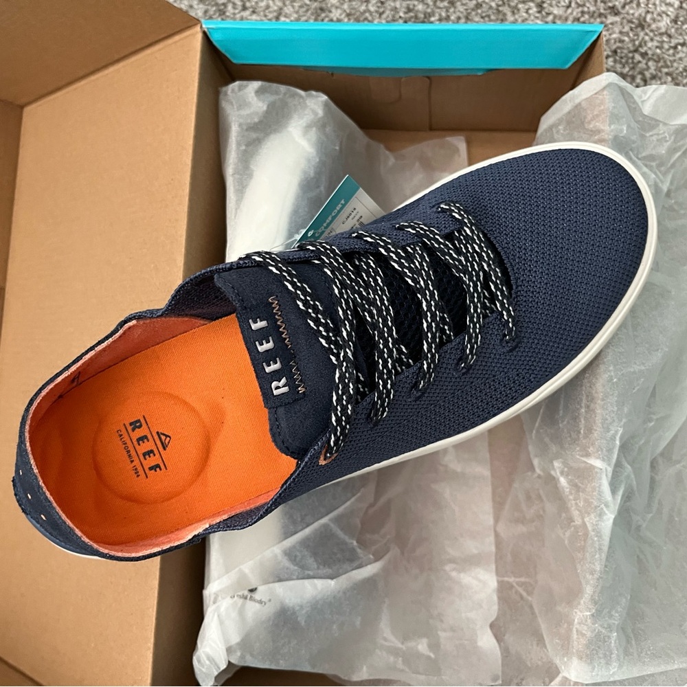 Reef Men's Dark Blue and Orange Sneakers